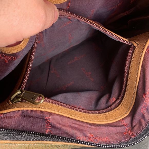 Anuschka Leather Shoulder Bag - Picture 6 of 7